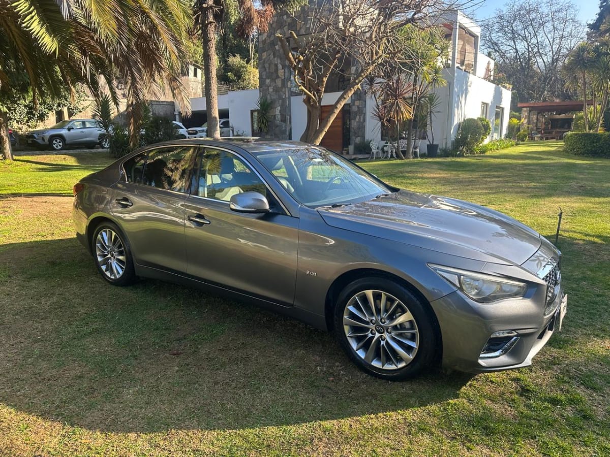2020 INFINITI Q50 2.0 Gris - Miniatura 3