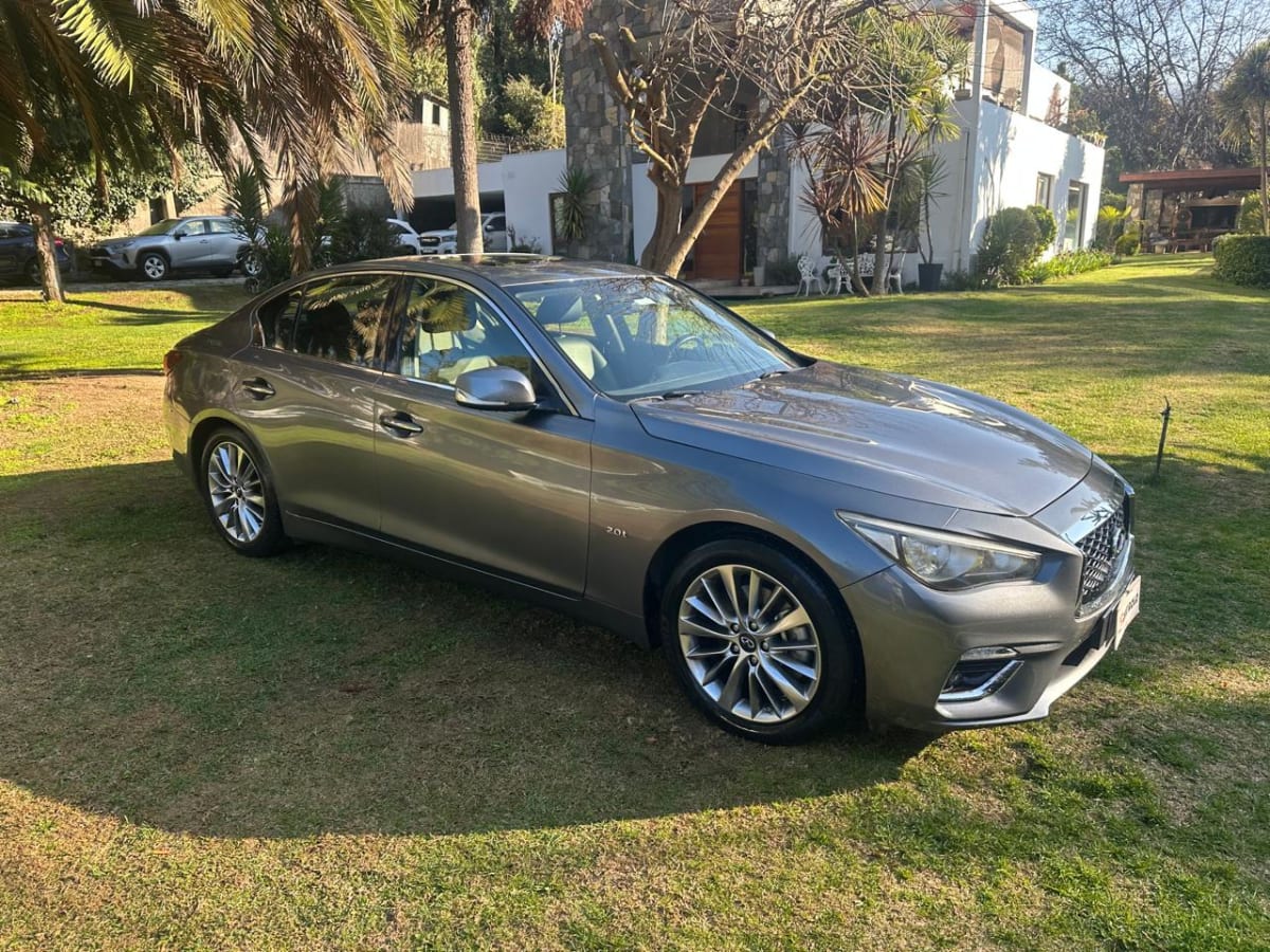 2020 INFINITI Q50 2.0 Gris - Miniatura 4