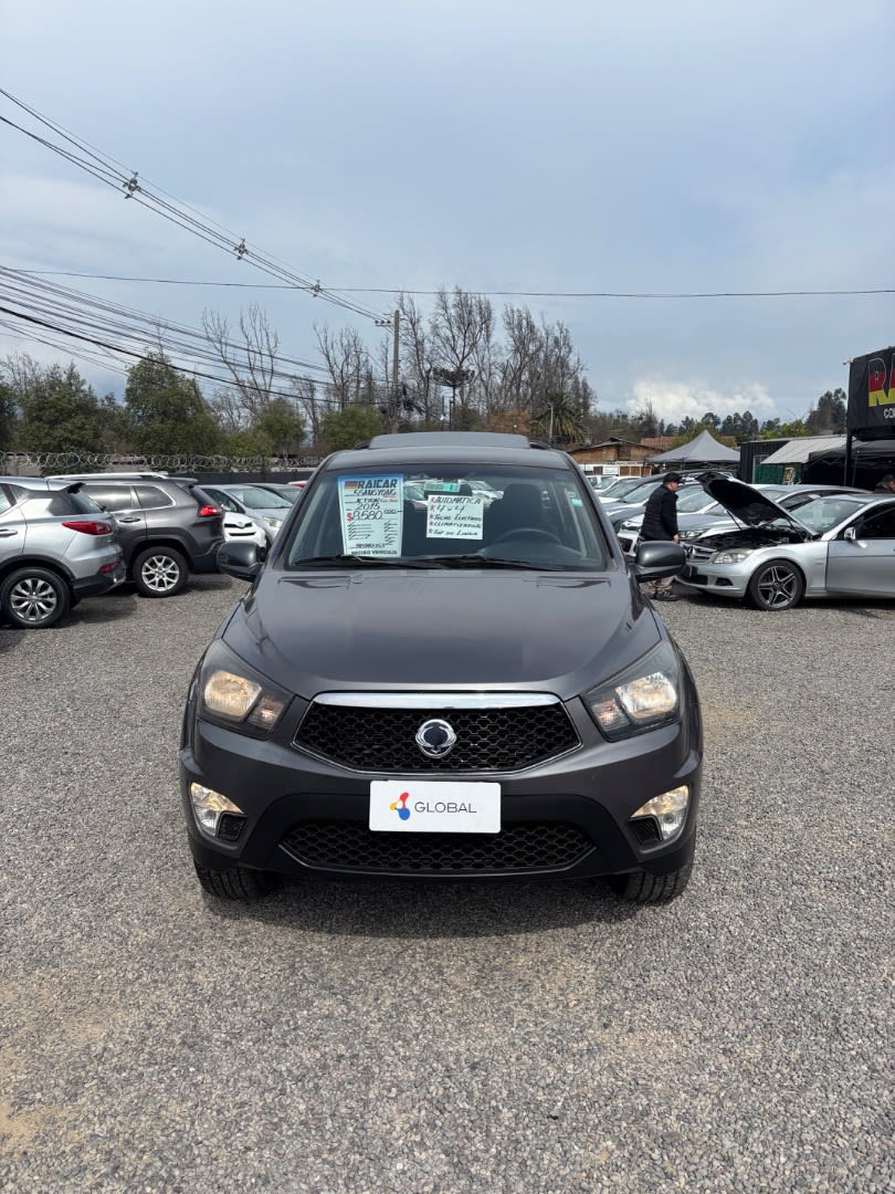 2015 SsangYong ACTYON Gris - Miniatura 8