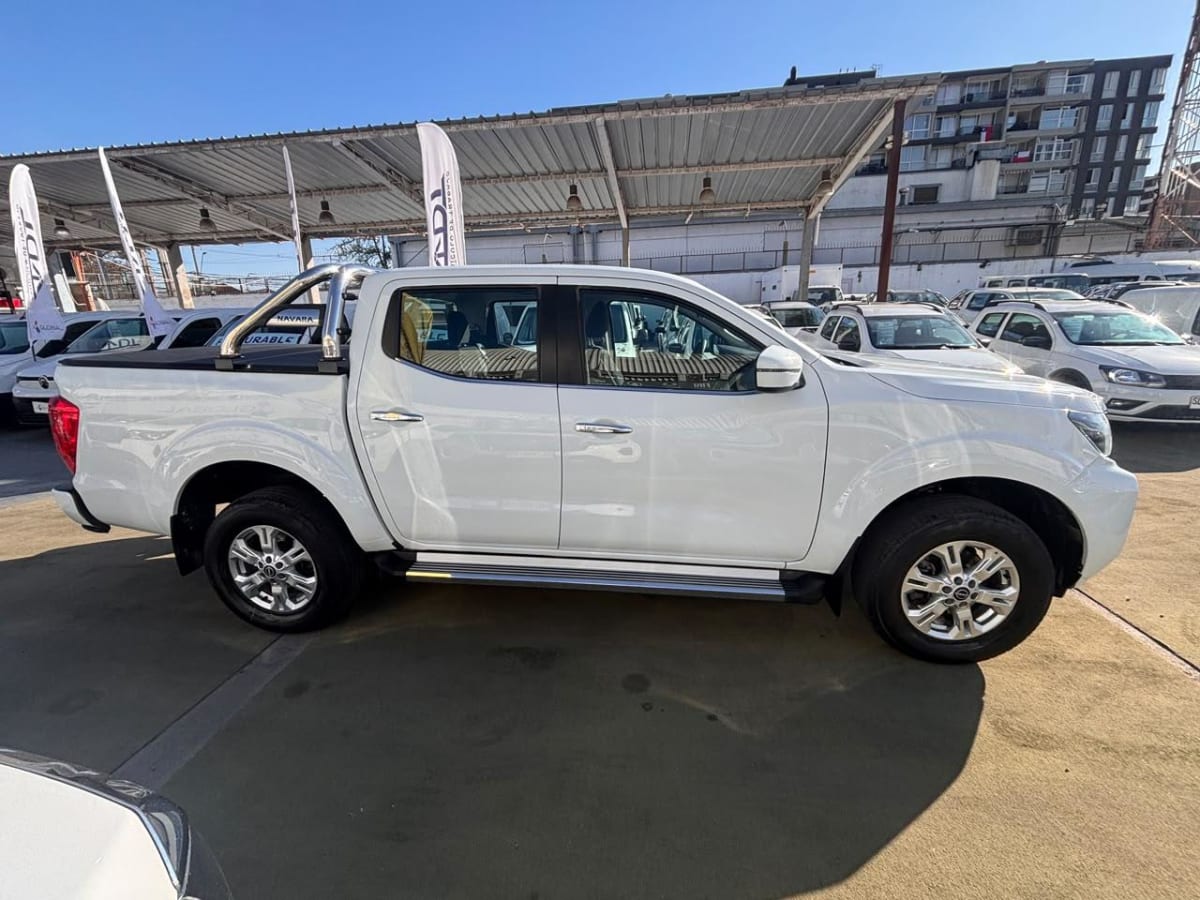 2024 Nissan Navara Blanco - Miniatura 4