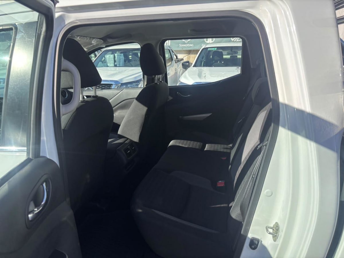 2024 Nissan Navara Blanco - Miniatura 9