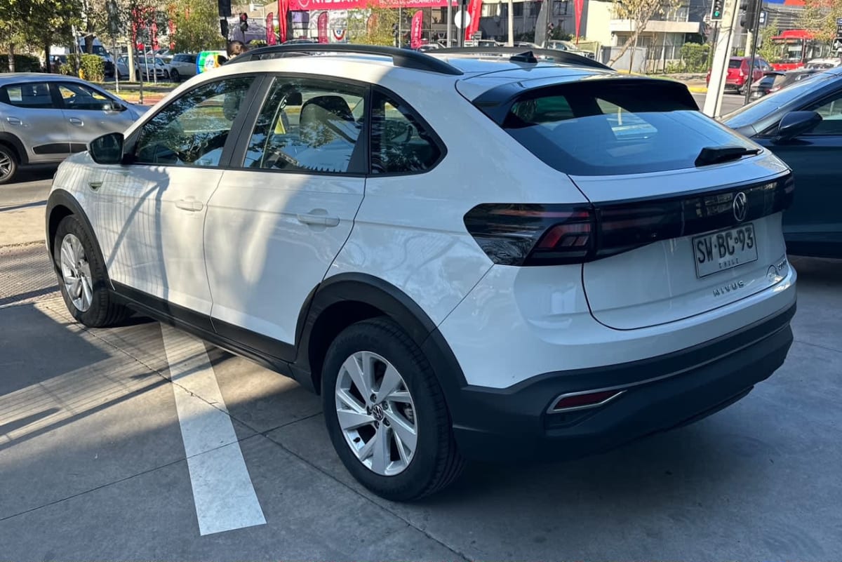 2023 Volkswagen Nivus 1.0 Blanco - Miniatura 4