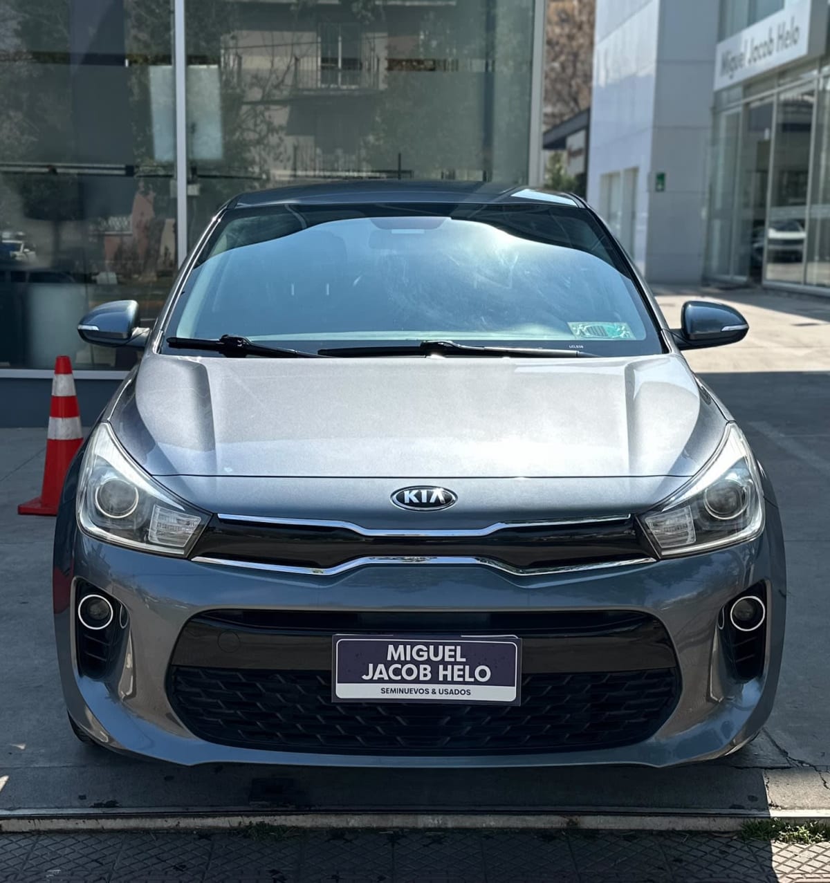 2019 Kia Rio 5 Plata - Miniatura 2