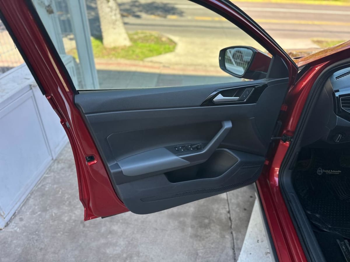2021 Volkswagen Nivus Highline Rojo - Miniatura 7