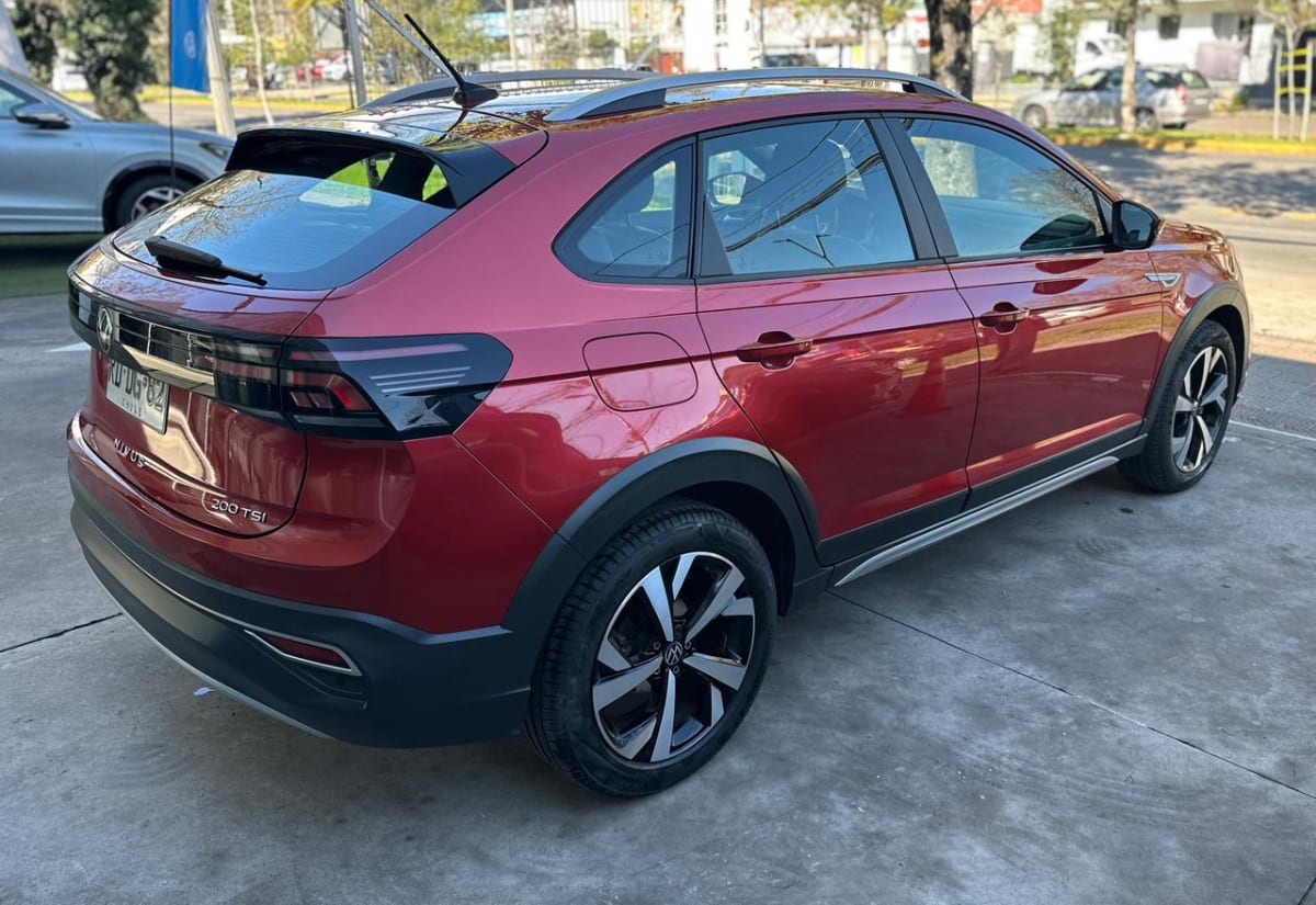 2021 Volkswagen Nivus Highline Rojo - Miniatura 6