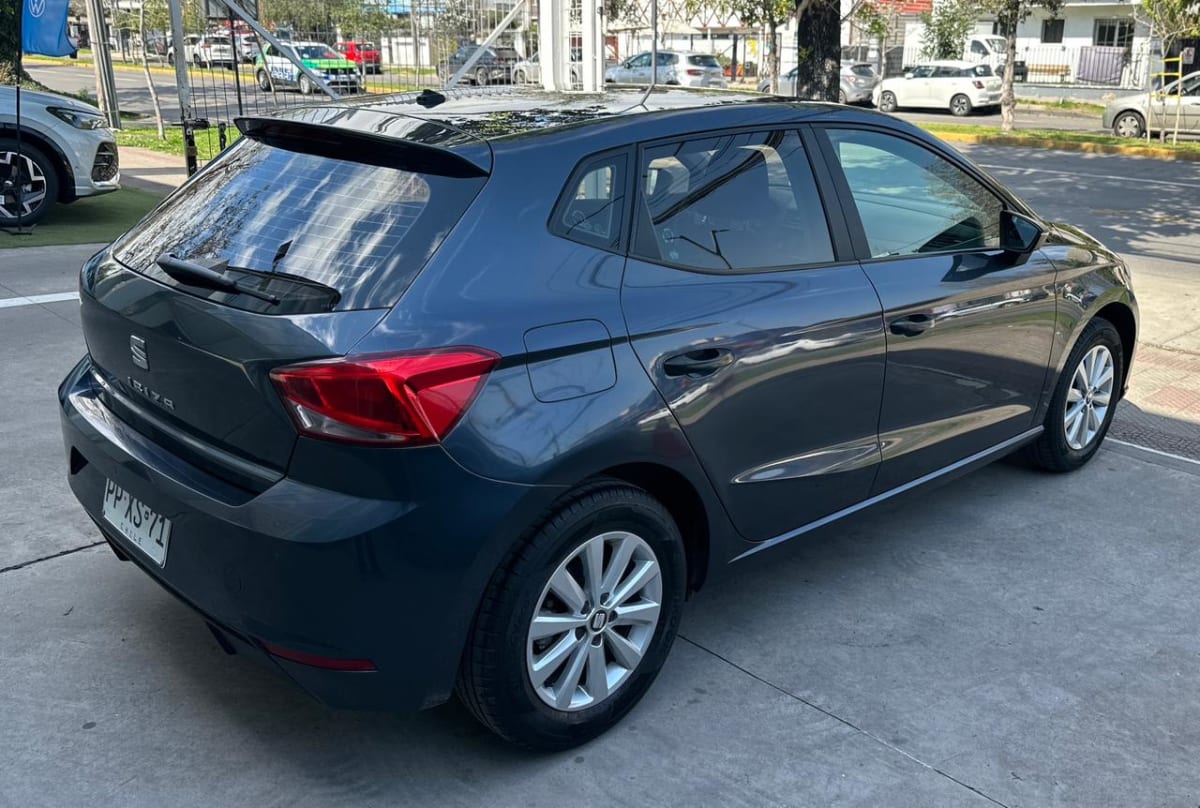 2021 Seat Ibiza Style Gris - Miniatura 6