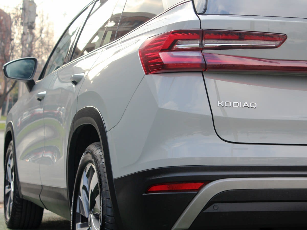 2025 SKODA KODIAQ 2.0 Gris - Miniatura 7
