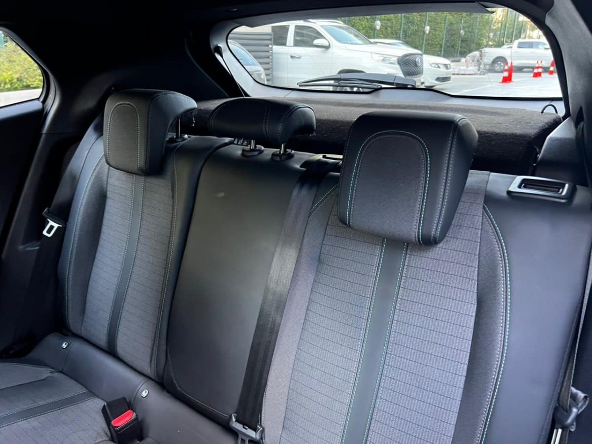 2023 PEUGEOT 2008 BLUE Blanco - Miniatura 6