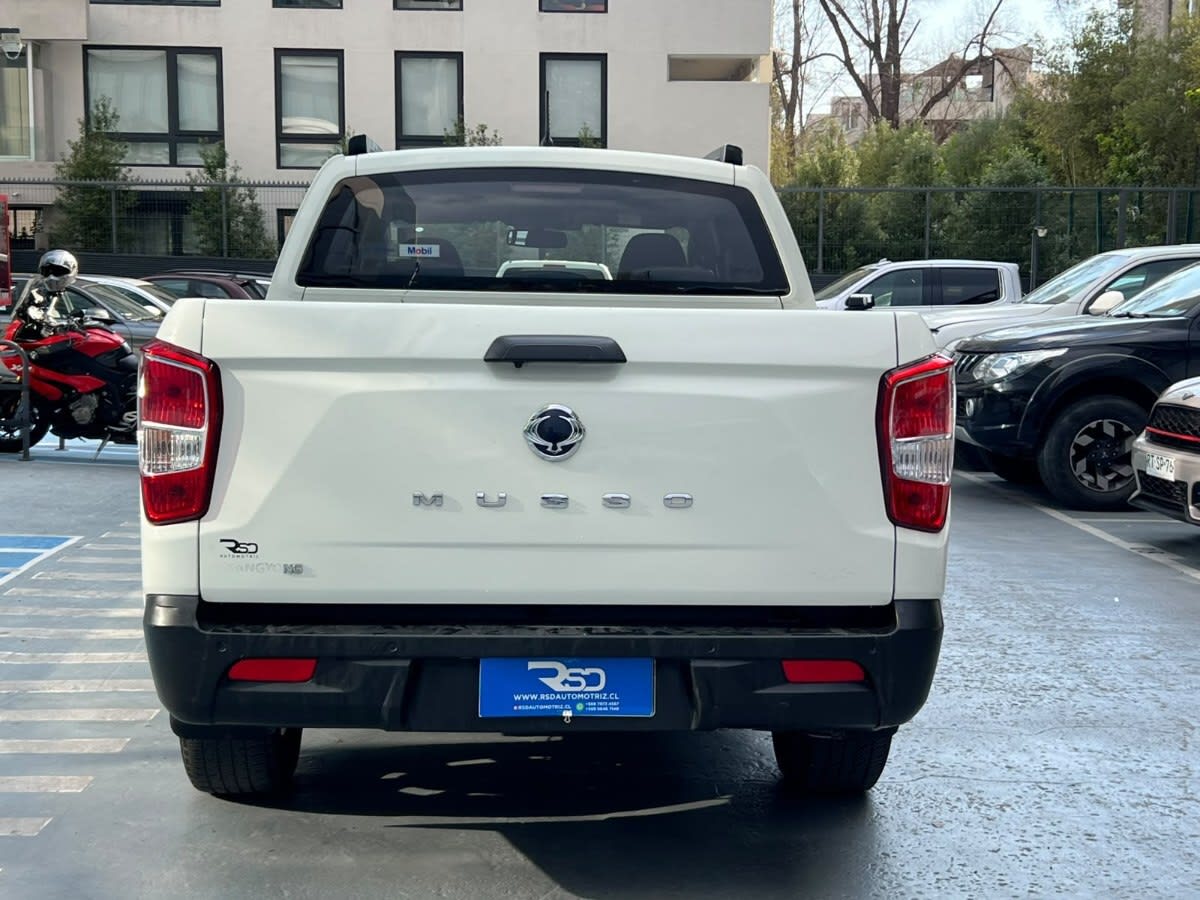 2022 SsangYong MUSSO GRAND Blanco - Miniatura 10