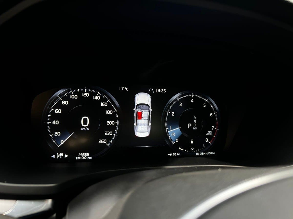 2022 Volvo S60 MOMENTUM Plata - Miniatura 8