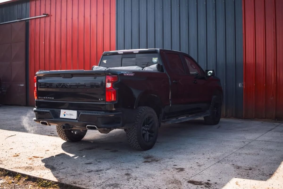 2022 Chevrolet Trail Boss Negro - Miniatura 8