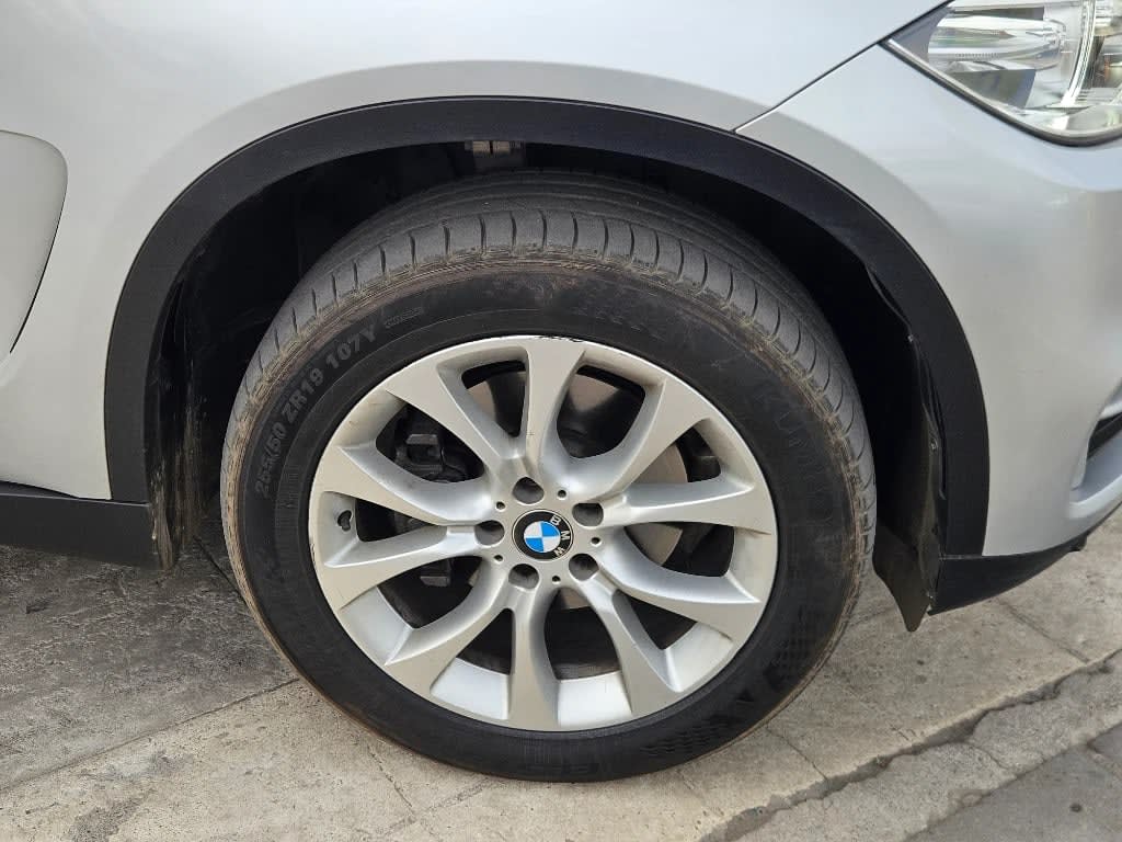 2019 BMW X5 2.0 Plata - Miniatura 10