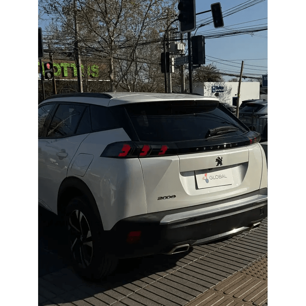 2008 Peugeot 1.2 PURETECH - Miniatura 4