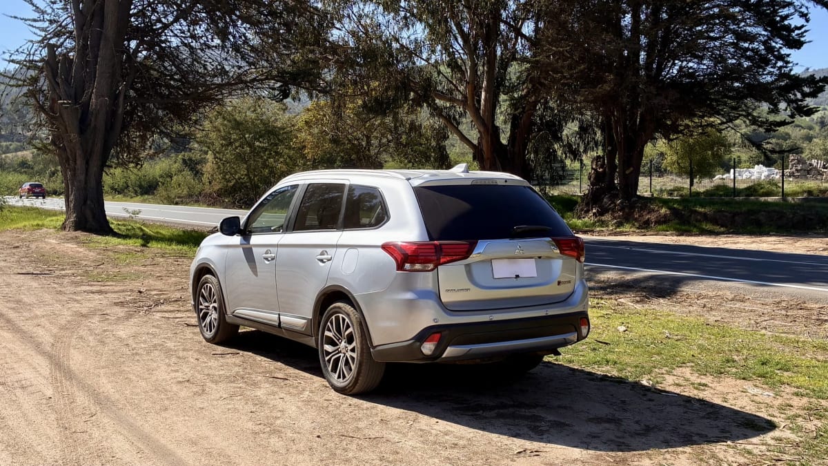 2017 MITSUBISHI OUTLANDER - Miniatura 7