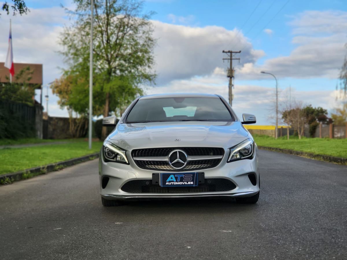 2020 Mercedes-Benz CLA 180 180 Plata - Miniatura 7