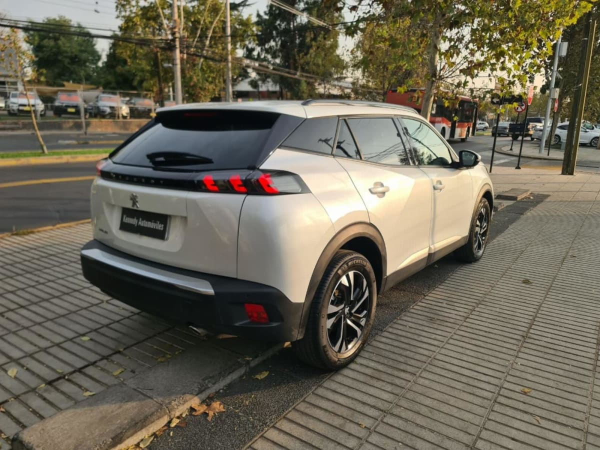 2022 Peugeot 2008 1.5 Blanco - Miniatura 8