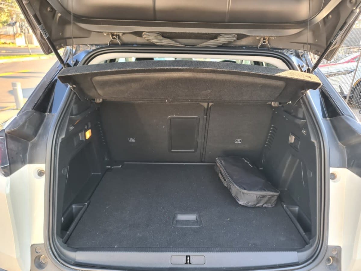 2022 Peugeot 3008 1.6 Blanco - Miniatura 9