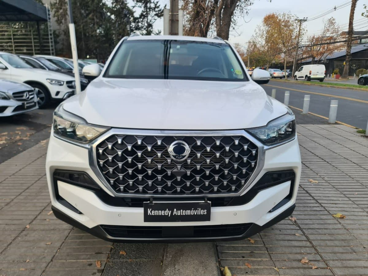 2022 SsangYong Rexton 2.2T Blanco - Miniatura 4