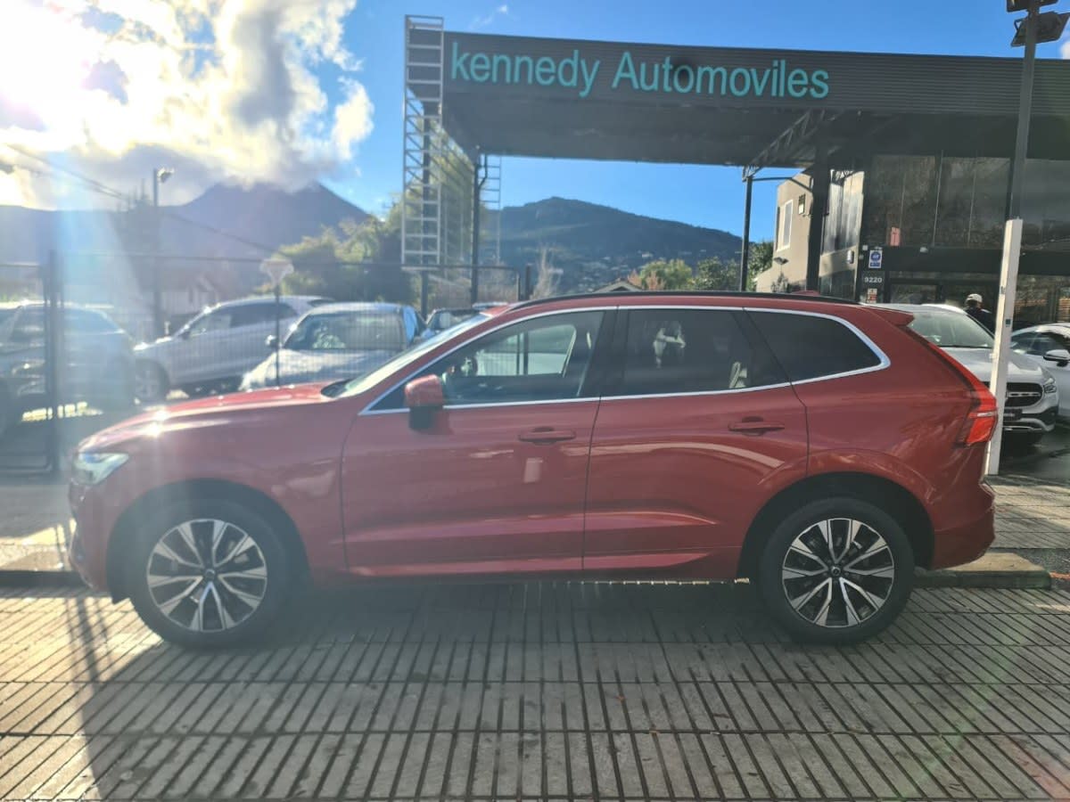 2024 Volvo Xc60 2.0 Rojo - Miniatura 9