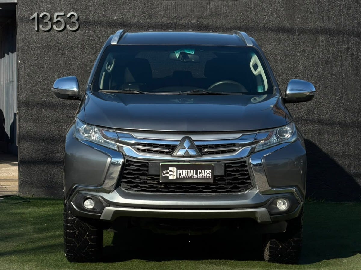 2018 Mitsubishi MONTERO SPORT 2.4 Gris - Miniatura 5