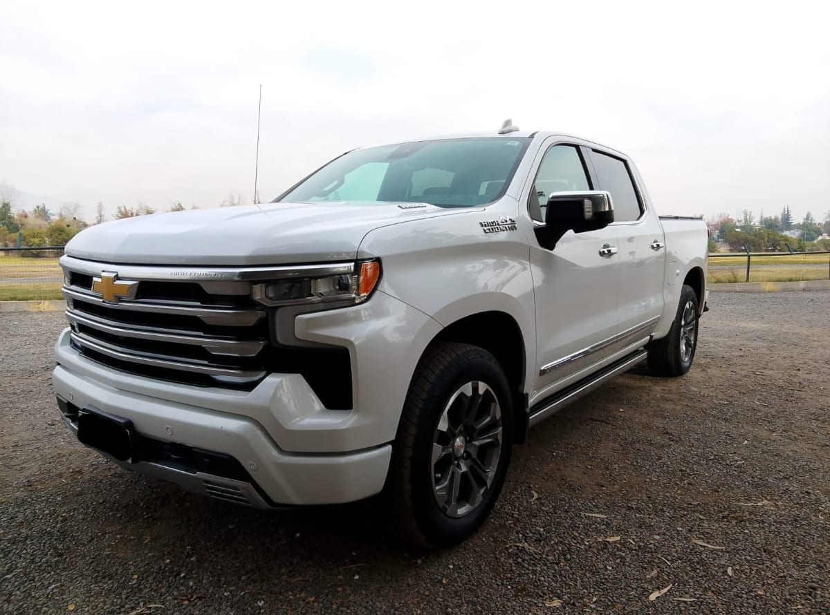 2023 Chevrolet Silverado 4x4 Blanco - Imagen 1
