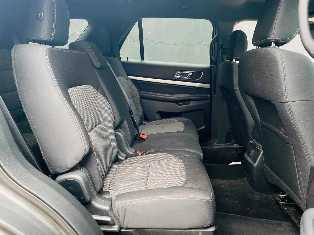 2019 Ford Explorer XLT Gris - Miniatura 6