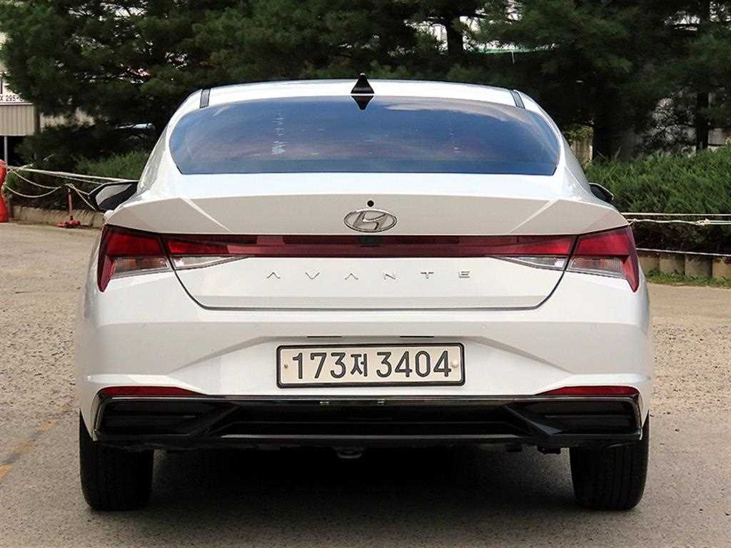 2021 Hyundai Avante Ref 418081 White - Miniatura 4