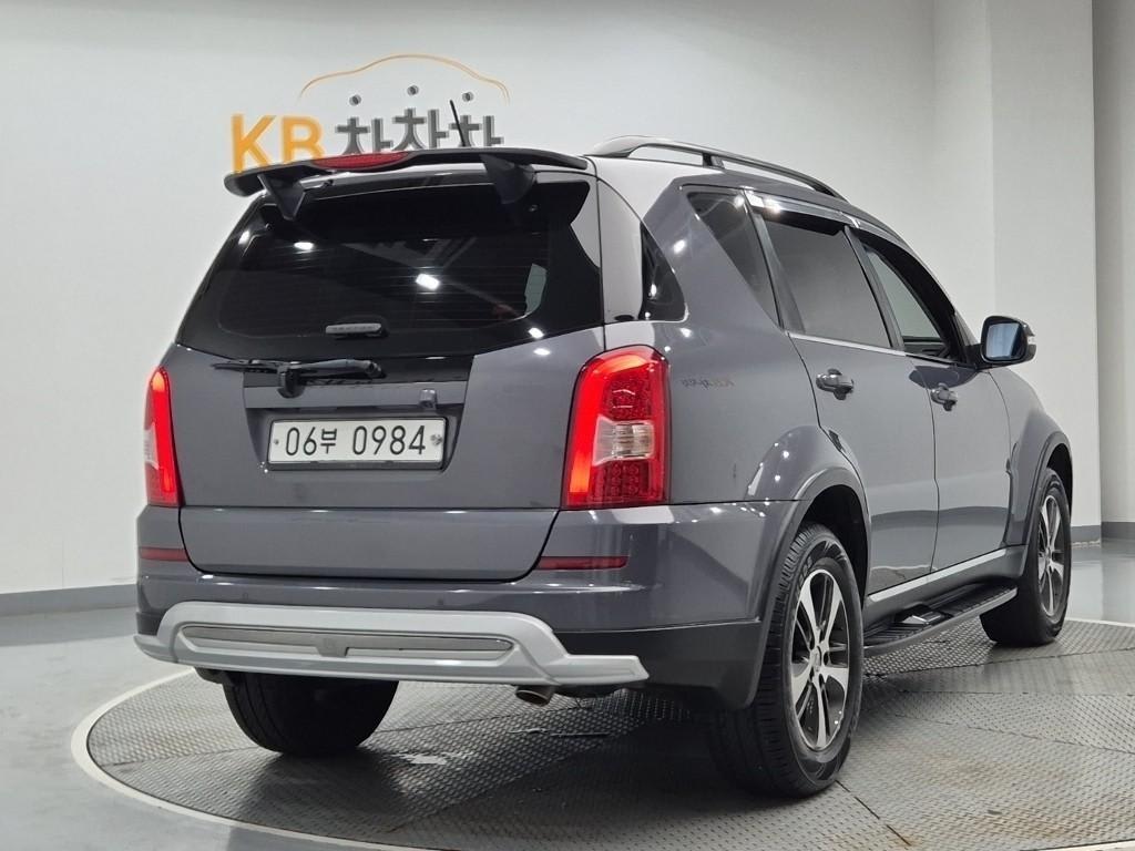 2016 SsangYong Rexton Ref 418079 Gray - Miniatura 3