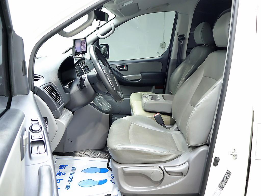 2017 Hyundai Starex Ref 418071 White - Miniatura 5
