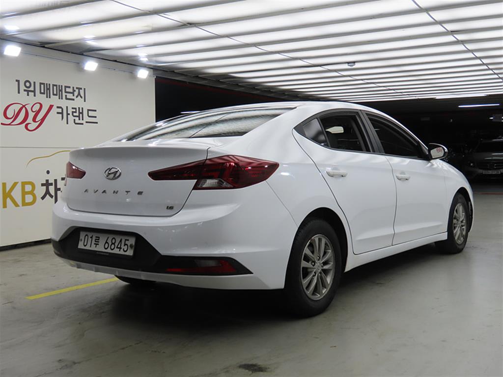 2019 Hyundai Avante Ref 418061 White - Miniatura 4