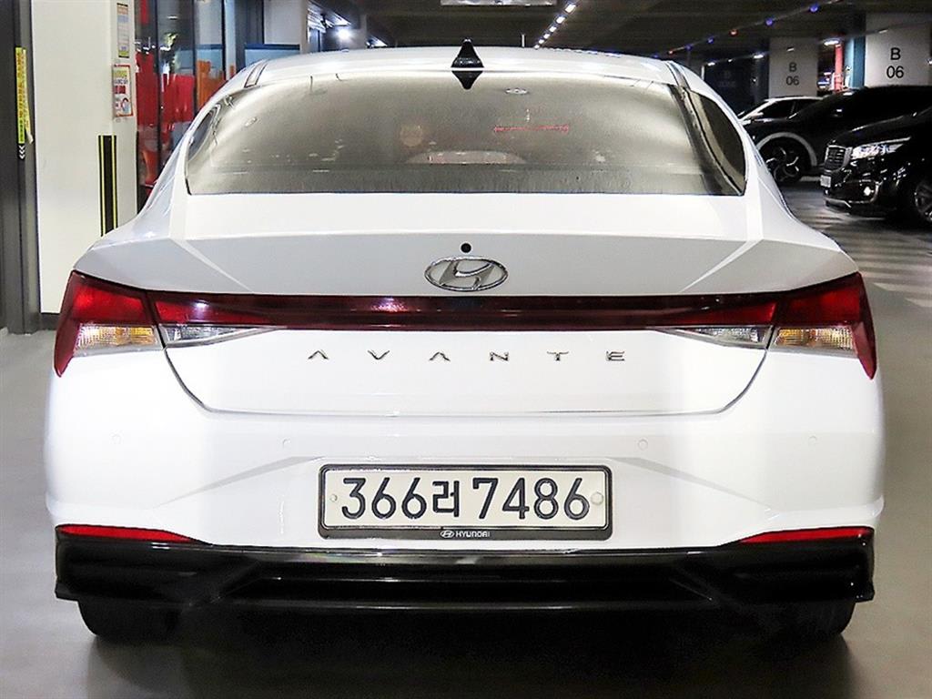 2022 Hyundai Avante Ref 418048 - Miniatura 5