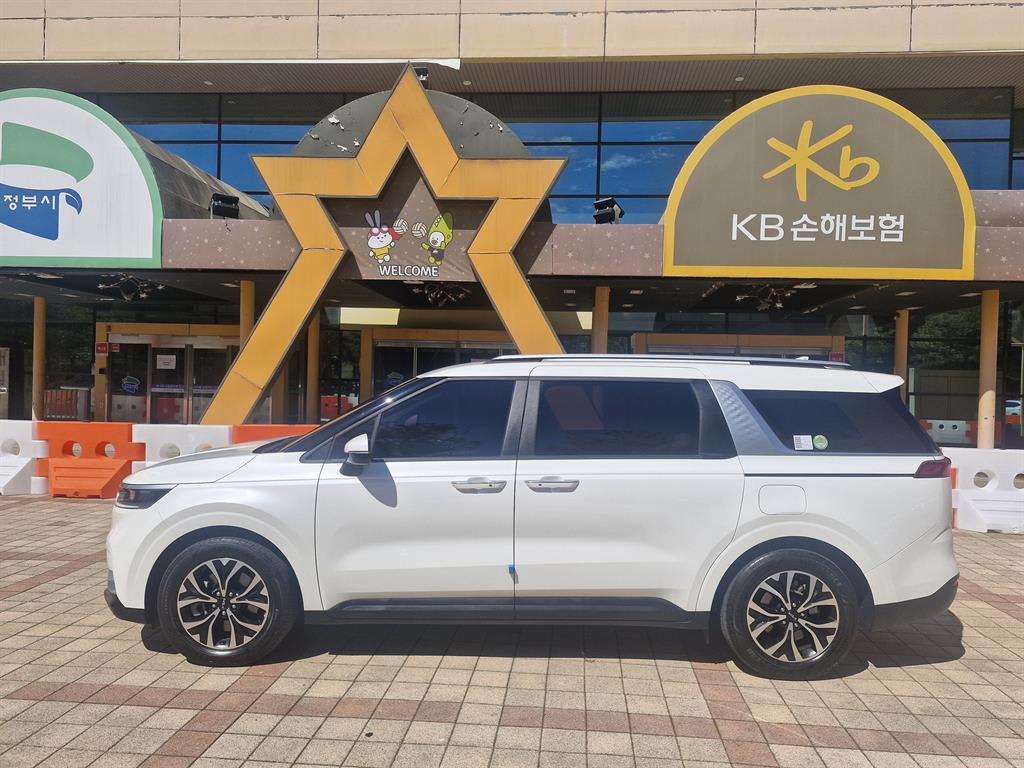 2023 KIA Carnival Ref 418073 White - Miniatura 3