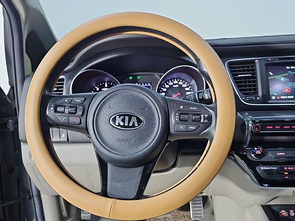 2015 KIA Carnival Ref 418070 Gray - Miniatura 9