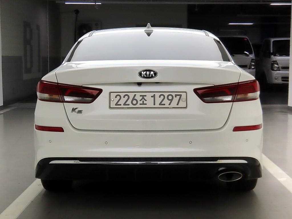 2020 KIA K5 Ref 418062 White - Miniatura 3