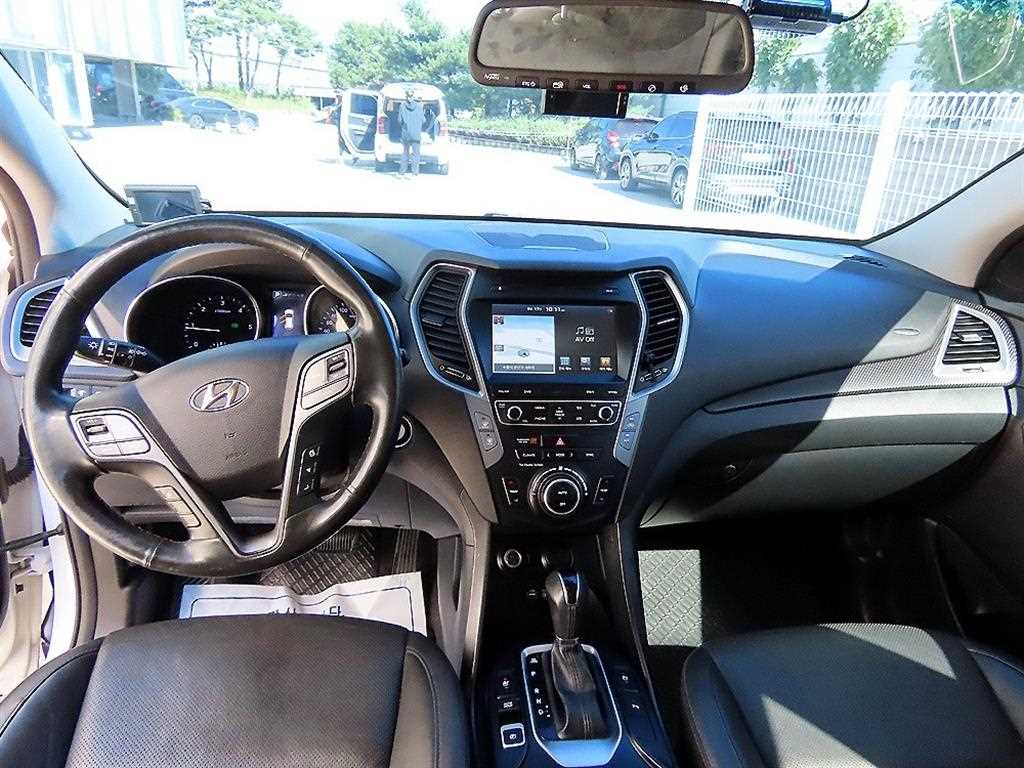 2018 Hyundai Santa Fe Ref 417636 White - Miniatura 7
