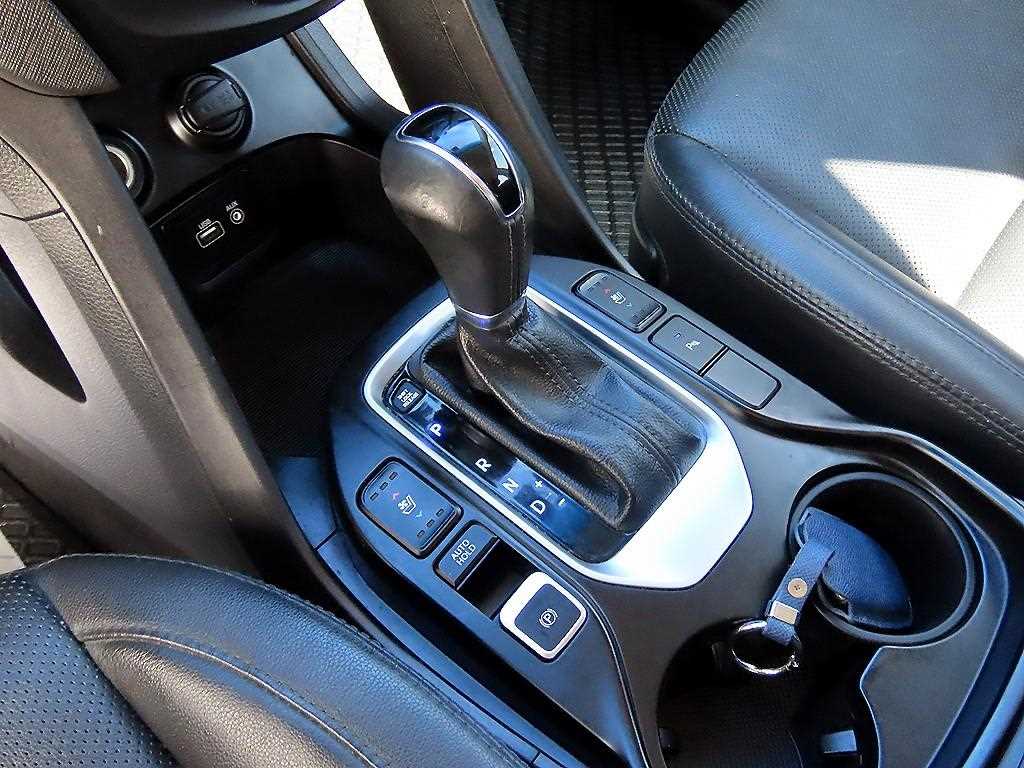 2018 Hyundai Santa Fe Ref 417636 White - Miniatura 10