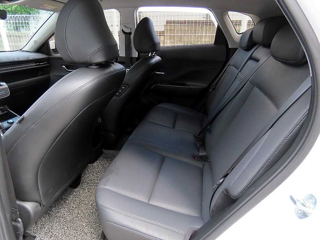 2023 Hyundai Kona Ref 416987 White - Miniatura 6