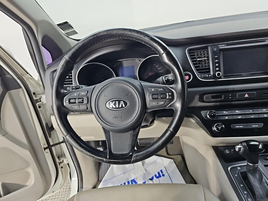 2015 KIA Carnival Ref 418044 White - Miniatura 9
