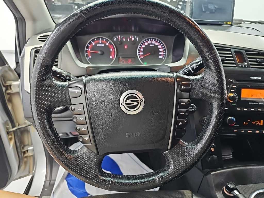 2012 SsangYong Korando Ref 418064 Silver - Miniatura 9