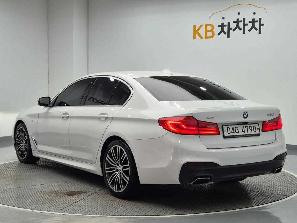 2019 BMW Serie 5 5 Series Ref 418016 Gasoline White - Miniatura 2