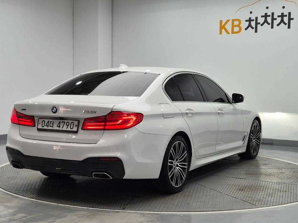2019 BMW Serie 5 5 Series Ref 418016 Gasoline White - Miniatura 3