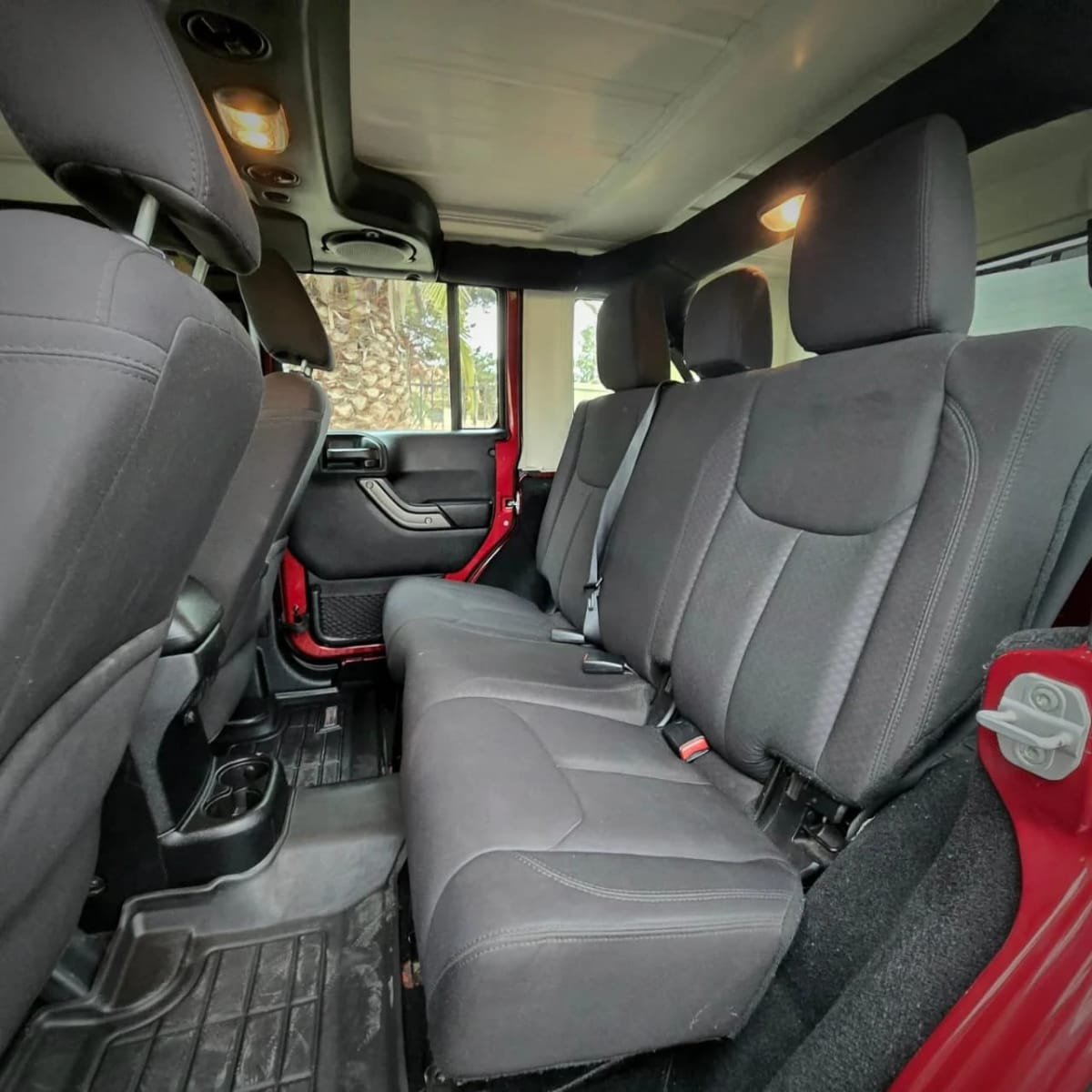 2013 Jeep Wrangler - Miniatura 7