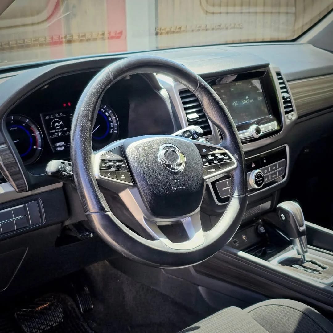 2019 Ssangyong Rexton - Miniatura 2