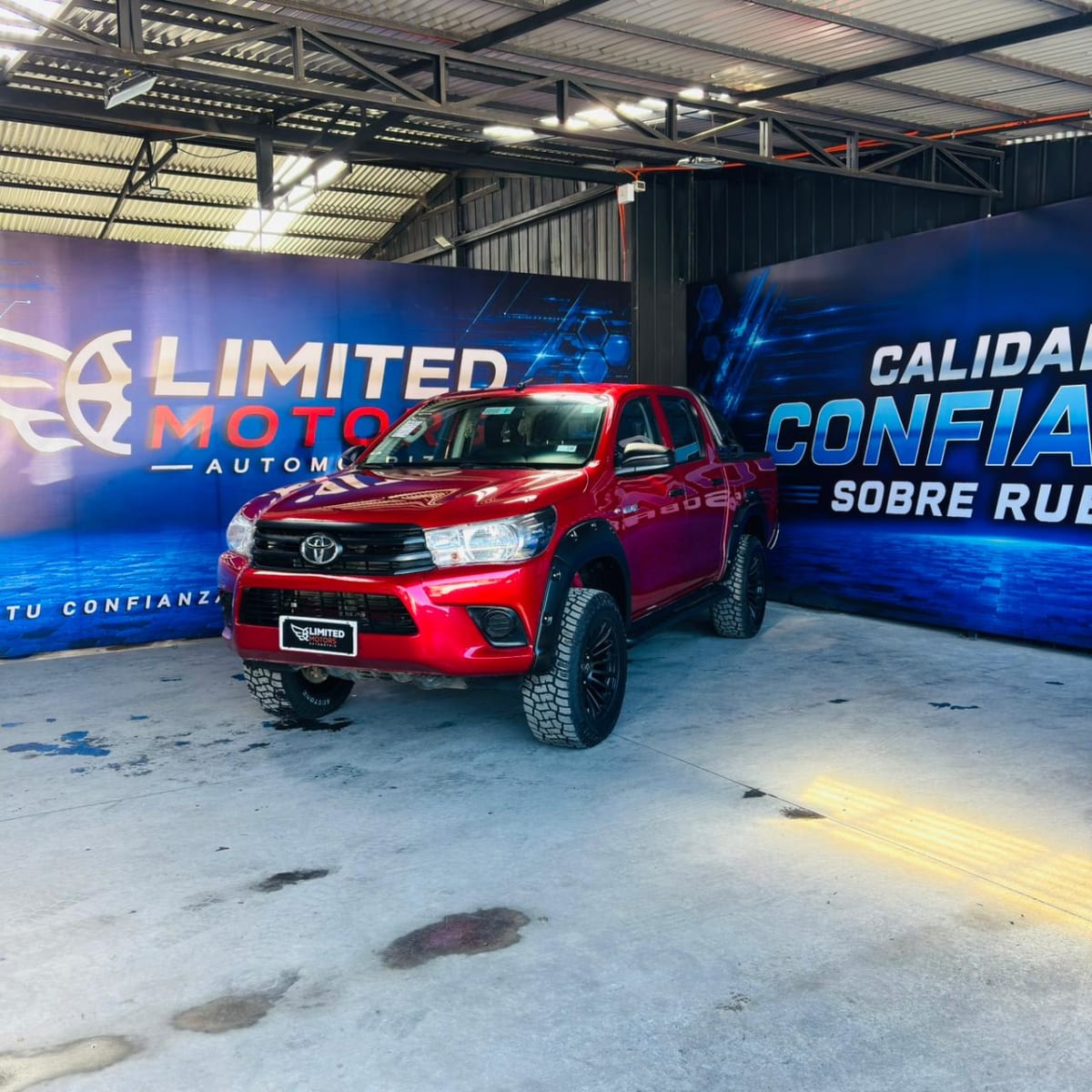 2024 Toyota HI LUX DCAB MT 4X4 2.4 LUX - Imagen 1