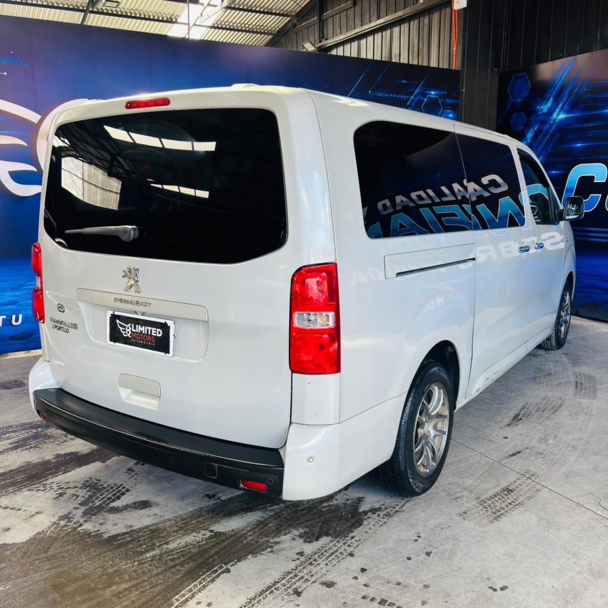 2017 Peugeot TRAVELLER BUSINESS BLUEHDI 2.0 BUSINESS - Miniatura 8