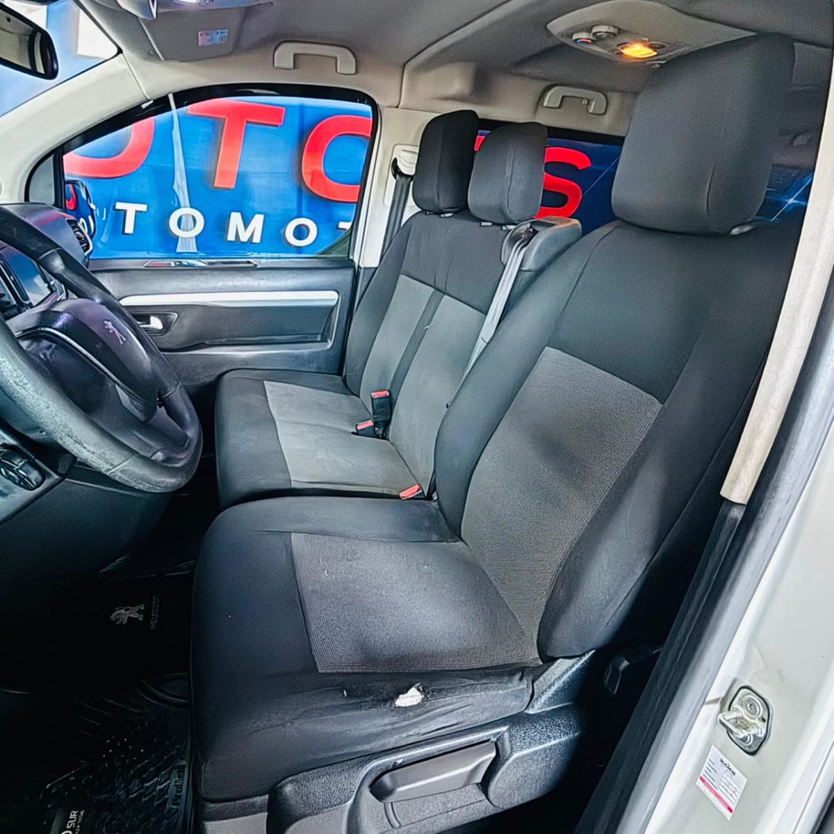 2017 Peugeot TRAVELLER BUSINESS BLUEHDI 2.0 BUSINESS - Miniatura 10