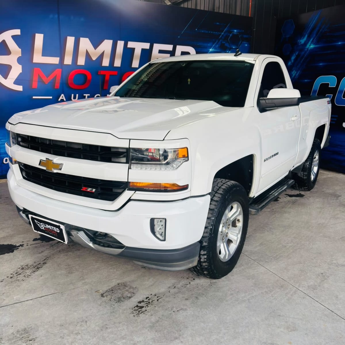 2017 Chevrolet Silverado 5.3 - Miniatura 3