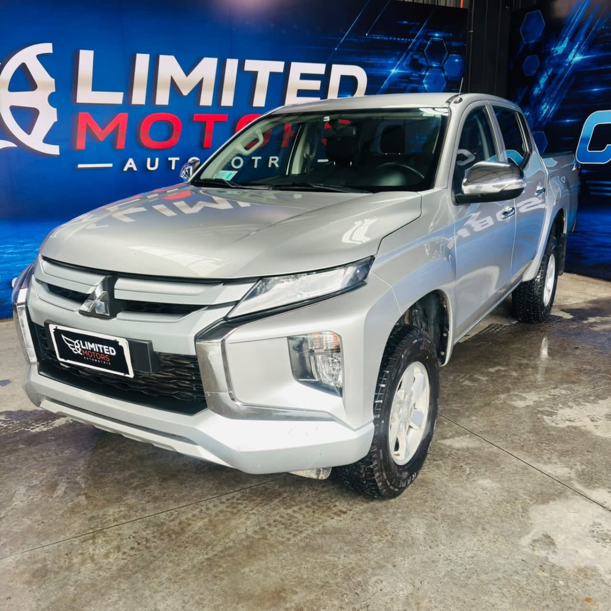 2023 Mitsubishi L200 KATANA CR 2.4 - Miniatura 3