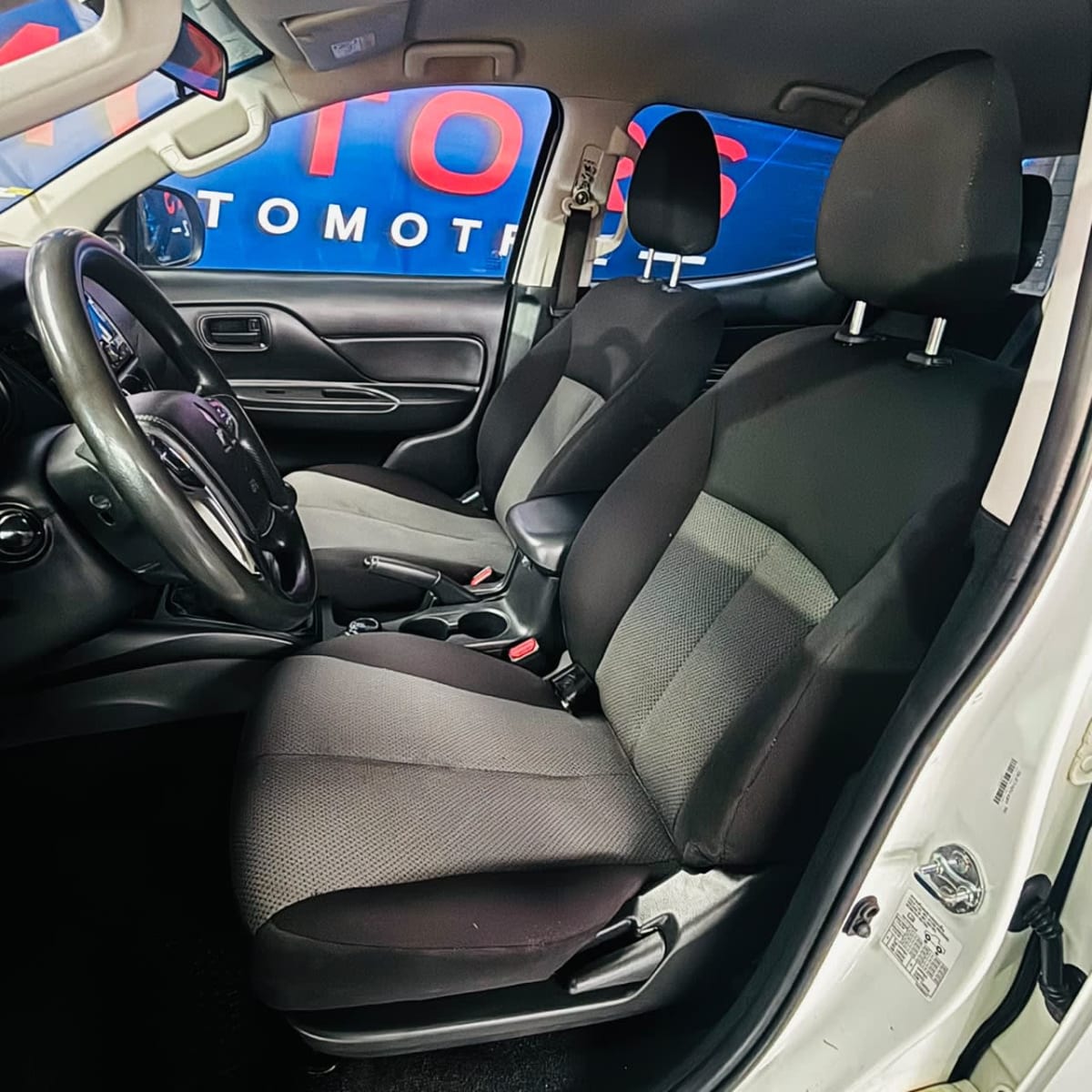 2021 Mitsubishi L200 KATANA CRT 4X4 2.4 - Miniatura 10