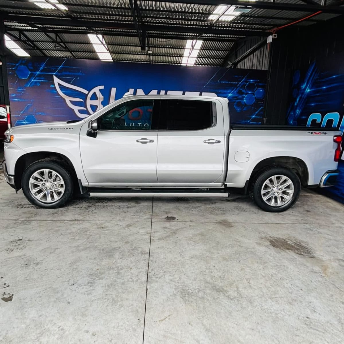 2022 Chevrolet SILVERADO CC DCAB 4X4 5.3 AUT - Miniatura 6